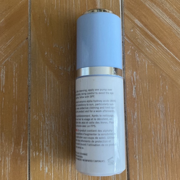 First Aid Beauty Resurfacing Liquid 10% AHA  FAB  30ml (1.0 Fl. oz)  brand new - Picture 2 of 3